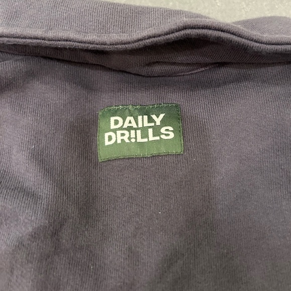 Daily Drills collared crew - Picture 3 of 3